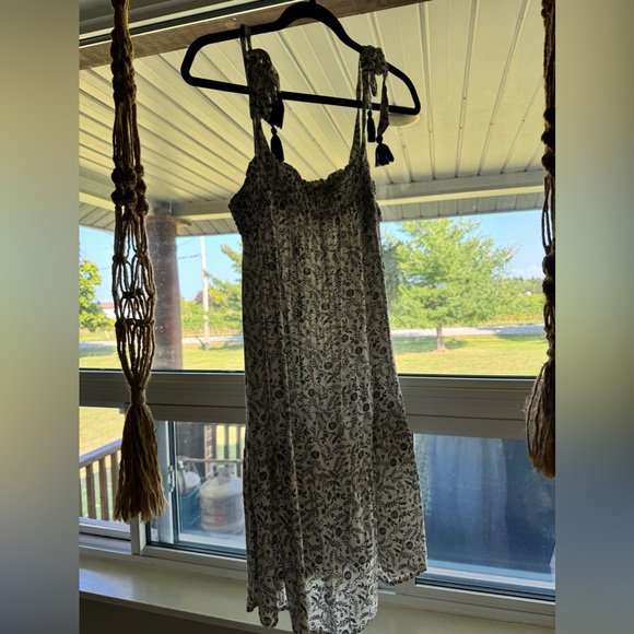 Cute tie up dress - Picture 1 of 2